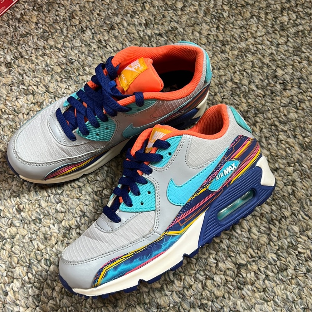 Big kid/ women nike air max